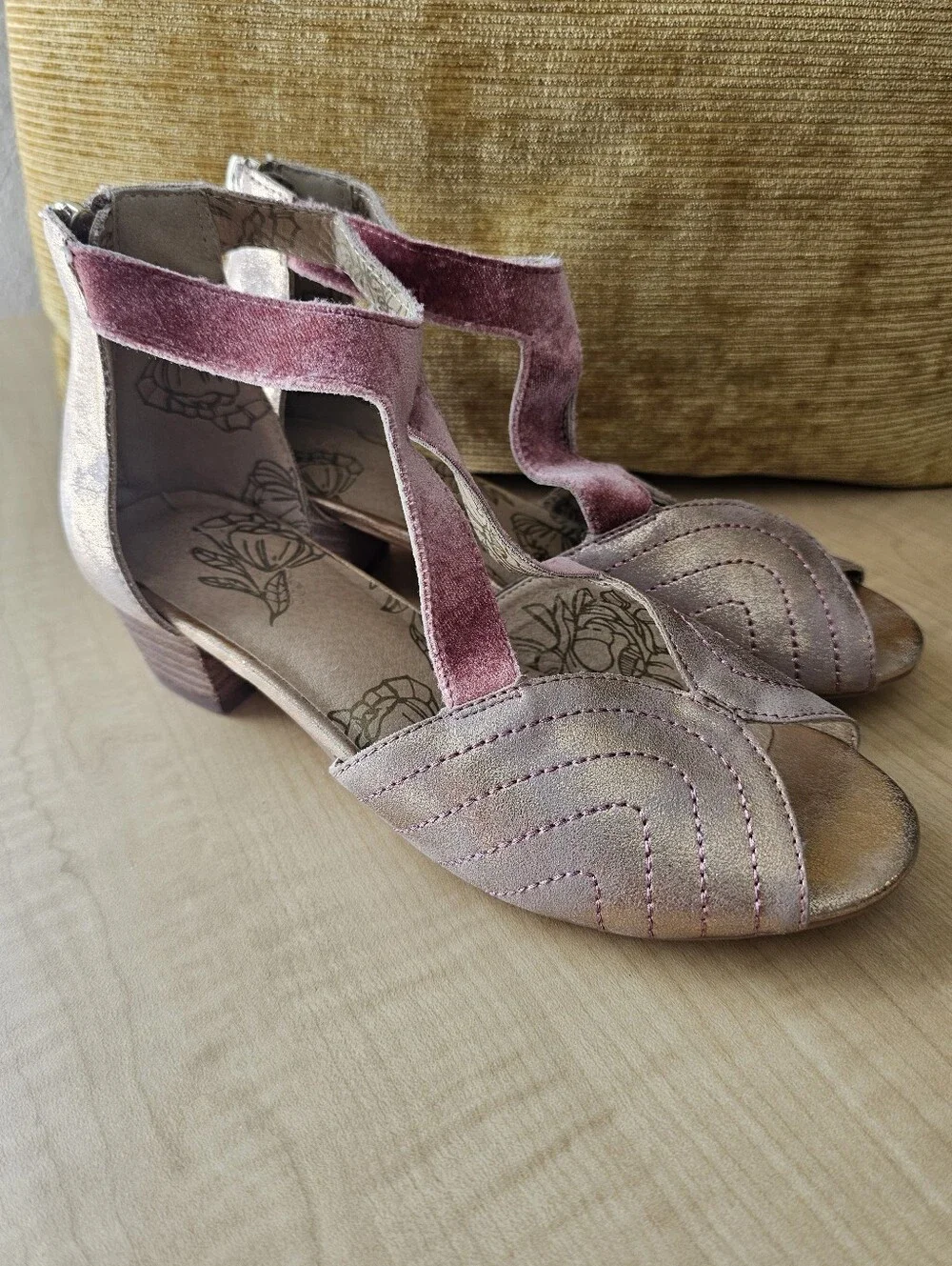 Joyfolie Orelia Shoes Size 4Y